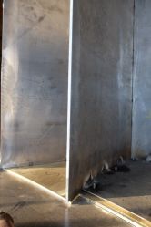 n°3 - construction de la structure en acier pour supporter le poids de la pierre(3).JPG