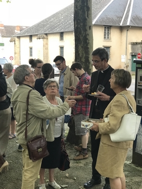 Visite pastorale verre de l'amitie Ste Marie 2.jpg